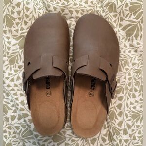 NWOT Cushionaire Slip-On Clogs